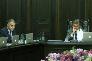 Давид Арутюнян чувствует «дискомфорт» – премьер-министр спустил его со звездной высоты на землю