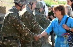 Баронесса Кэролайн Кокс посетила боевые позиции Армии обороны Карабаха