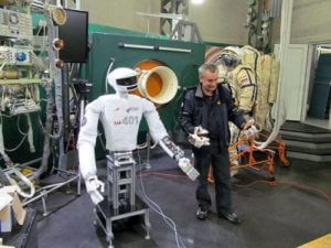 К 2020 году на МКС доставят нового российского робота-космонавта
