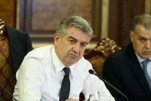 Встречная хребтов власти и общества