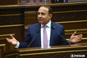 Экс-премьер Армении перебрался в офис РПА - поближе к власти