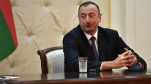 Алиев из-за кризиса и давления Запада вынужден оправдаться перед ЕС за политические репрессии в Азербайджане