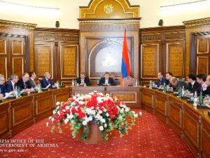 Премьер Армении принял представителей ИТ-отрасли