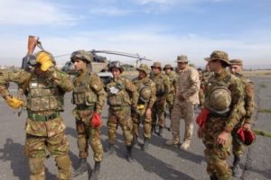 В ВС Армении прошли учения по десантированию
