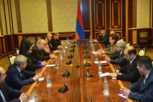 Саргсян: Если армяне покидают Сирию, желательно, чтобы они приехали в Армению