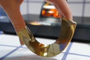 Российские ученые разработали материал для гибких дисплеев