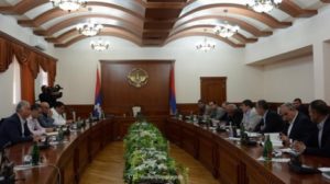 Министр сельского хозяйства РА встретился с арцахскими бизнесменами