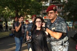 Супруга канадского кинорежиссера судиться с армянскими правоохранителями