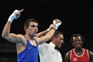 Боксер Нарек Абгарян победил в первом поединке профессионального ринга