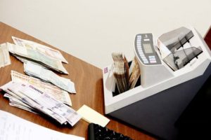 Власти затрудняются выплачивать накопительные пенсии