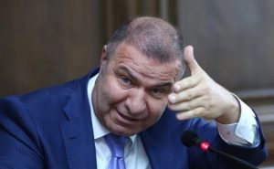 Власти должны показать, что не покровительствует теневым соглашениям о разделе рынков - депутат