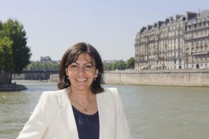 Мэр Парижа прибывает в Ереван