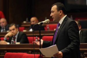 Мать депутата от партии “Процветающая Армения” Ваге Энфиаджяна строит малую ГЭС