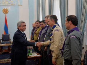 Саргсян принял делегацию Всемирного скаутского движения