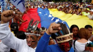 Как страна с самыми большими запасами нефти переживает глубокую рецессию