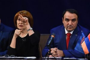 На кого в Гюмри и Ванадзоре «поставило» «Армянское возрождение»