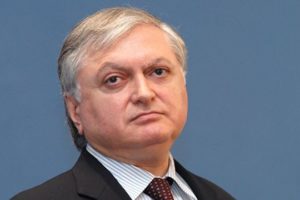 Глава МИД Болгарии позвонил Эдварду Налбандяну