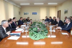 Минобороны Армении и ФСВТС РФ подписали в Ереване ряд документов