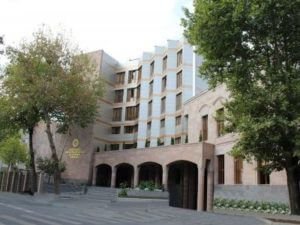 В Ереване предъявлено обвинение владельцу салона красоты, в котором произошла перестрелка