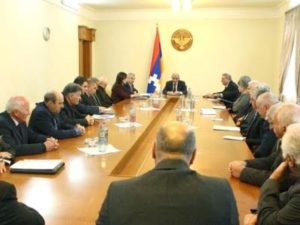 Президент Арцаха начал консультации по проекту новой Конституции