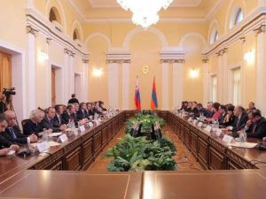 Словакия осуждает тех, кто совершает преступления против человечности - Андрей Данко