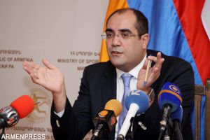 Премьер Армении упрекнул главу Минспорта за пассивность