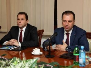 Министр обороны Армении провел встречу с членами Общественного совета