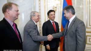 Карен Карапетян на встрече с содокладчиками ПАСЕ заявил о необходимости политических перемен в Армении