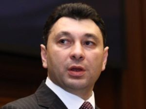 Вице-спикер: Повестку дня парламента будут утверждать все его силы