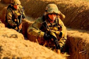 ВС Азербайджана продолжают обстреливать армянские позиции