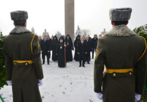 Президент с Католикосом посетили пантеон «Ераблур»