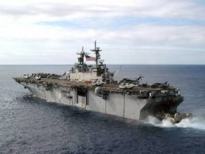 Два американских десантных корабля вошли в Средиземное море