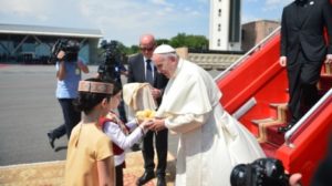 Серж Саргсян поздравил Папу Римского