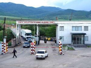 Премьер-министр Армении поручил таможне работать и в новогодние праздники