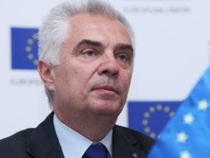 Глава делегации ЕС в Армении поздравил всех с Новым годом и Рождеством