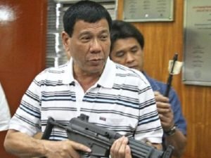 Дутерте обещает сбрасывать коррупционеров с вертолета