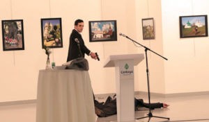 Убийца российского посла в Анкаре оказался офицером полиции