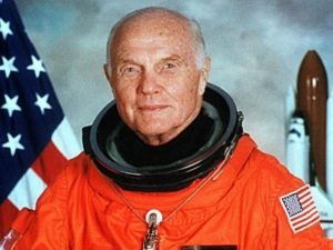 Ушел из жизни совершивший первый в истории США орбитальный полет астронавт Джон Гленн