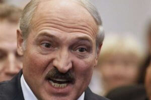 Лукашенко подарил на Новый год Кучме петуха