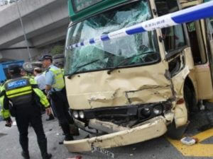 В Пекине микроавтобус протаранил толпу людей на рынке, есть жертвы