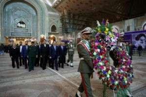 Министр обороны Армении посетил мавзолей Хомейни