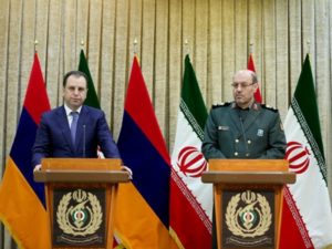 Министры обороны Армении и Ирана обсудили перспективы развития сотрудничества