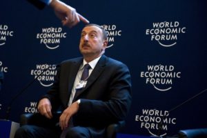 Азербайджан решил обороняться от Армении российским оружием