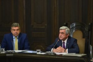 Даже назначение Карена Карапетяна премьер-министром Армении не спасло правящую партию