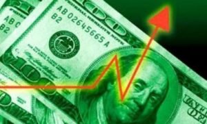 Доллар начал расти