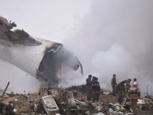 В Киргизии опознаны 15 тел жертв крушения Boeing