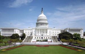 Влиятельные сенаторы обеих партий США готовят новый пакет санкций против России