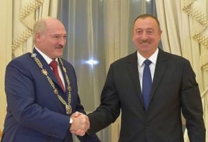 Холодный душ для Баку: "Москва предупреждает Минск и срывает экстрадицию"