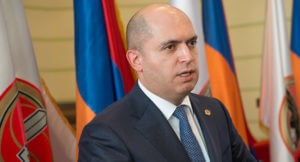 Ашотян призвал не сравнивать диктатора Лукашенко со всеми белорусами и Белоруссией