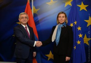 Президент Армении представил Могерини провокации Азербайджана